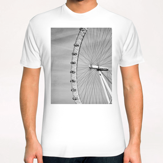 Londoneye T-Shirt by Salvatore Russolillo