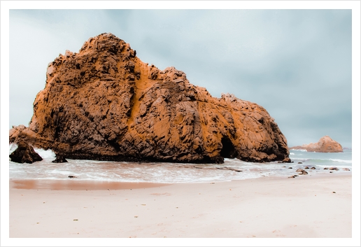 Big stone in the sandy beach at Pfeiffer Beach, Big Sur, California, USA Art Print by Timmy333