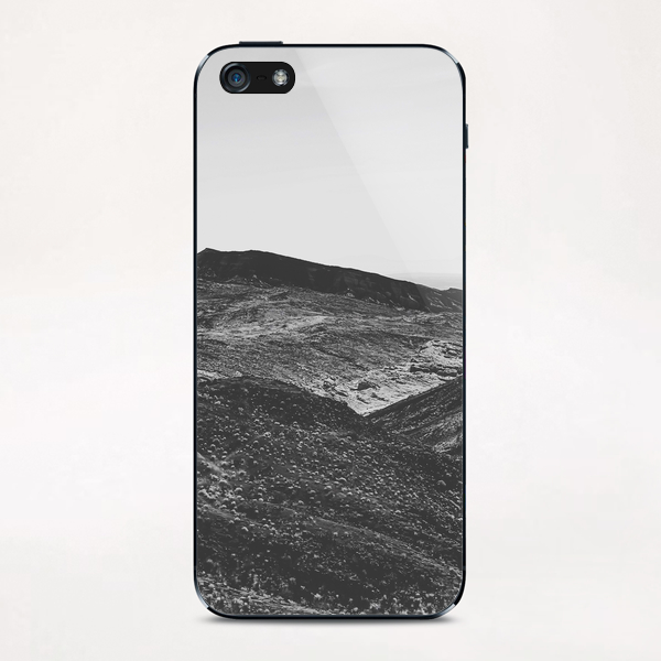 summer view with mountain in the desert in black and white iPhone & iPod Skin by Timmy333